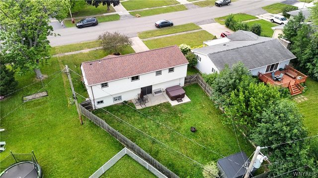 5068 Chapman Parkway, Hamburg, NY 14075