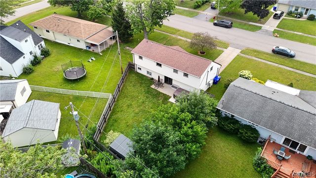 5068 Chapman Parkway, Hamburg, NY 14075