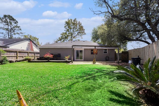 510 Brandywyne Drive, Friendswood, TX 77546