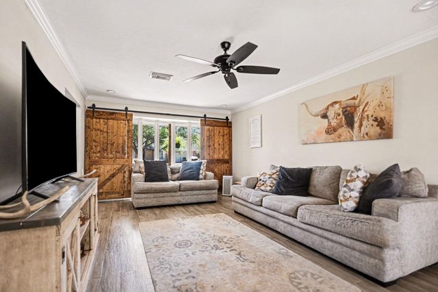 510 Brandywyne Drive, Friendswood, TX 77546