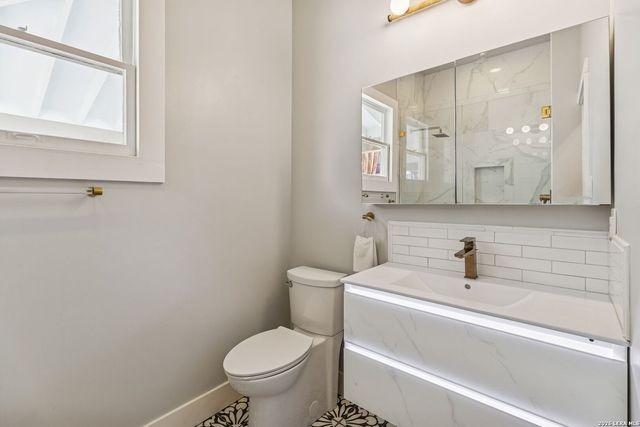 130 Crofton Avenue, San Antonio, TX 78210