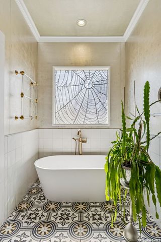 130 Crofton Avenue, San Antonio, TX 78210