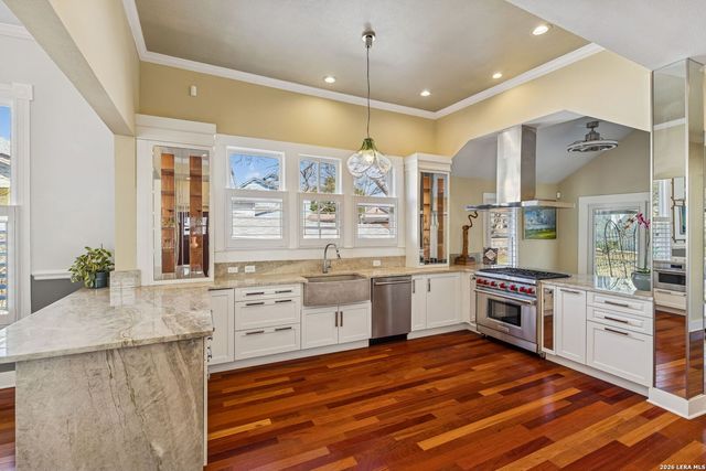 130 Crofton Avenue, San Antonio, TX 78210