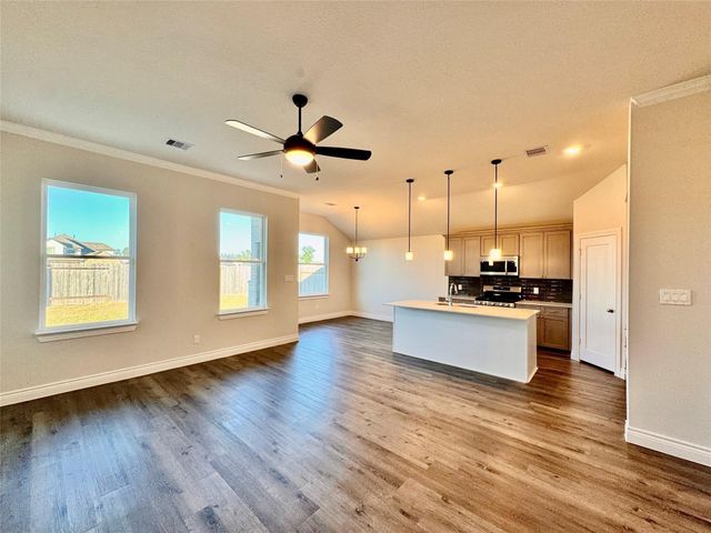 10250 Cabo Del Sol Drive, Cleveland, TX 77327