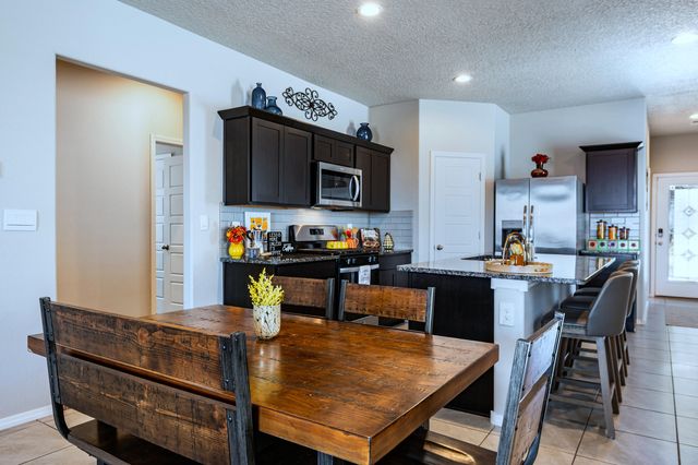 606 Turmalina Drive SE, Rio Rancho, NM 87124