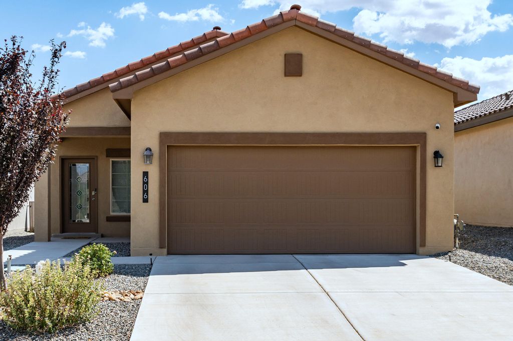 606 Turmalina Drive SE, Rio Rancho, NM 87124