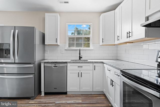 369 COOL BREEZE CT, Pasadena, MD 21122