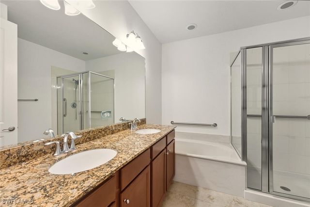 7770 BRISTOL CIR, Naples, FL 34120