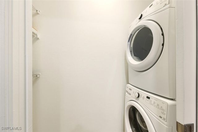 7770 BRISTOL CIR, Naples, FL 34120