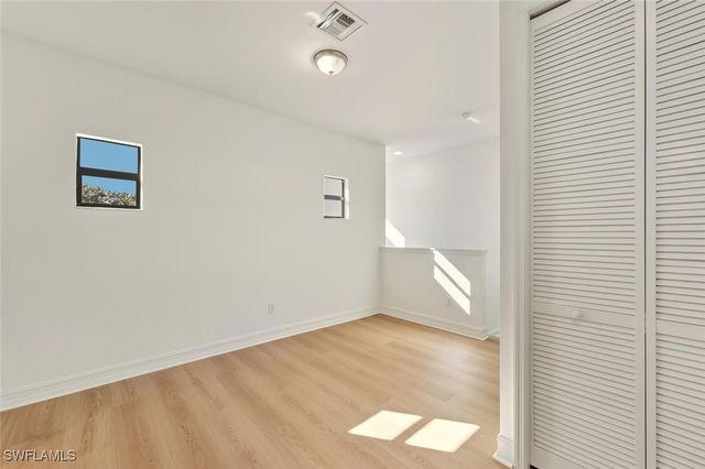 7770 BRISTOL CIR, Naples, FL 34120