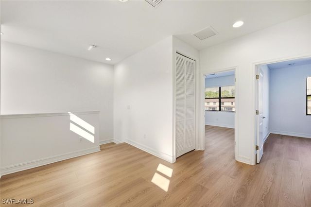 7770 BRISTOL CIR, Naples, FL 34120