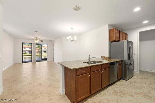 7770 BRISTOL CIR, Naples, FL 34120