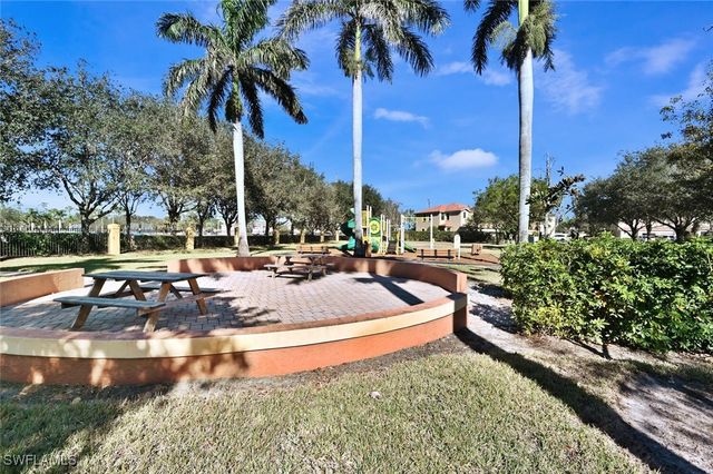 7770 BRISTOL CIR, Naples, FL 34120
