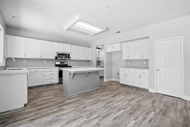 2720 San Jose Avenue, Clovis, CA 93611