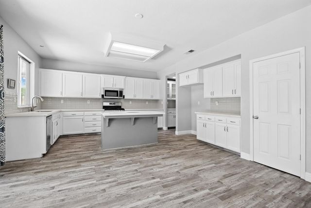 2720 San Jose Avenue, Clovis, CA 93611