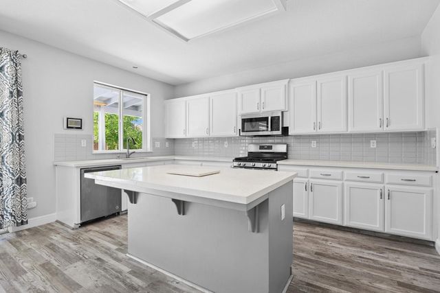 2720 San Jose Avenue, Clovis, CA 93611