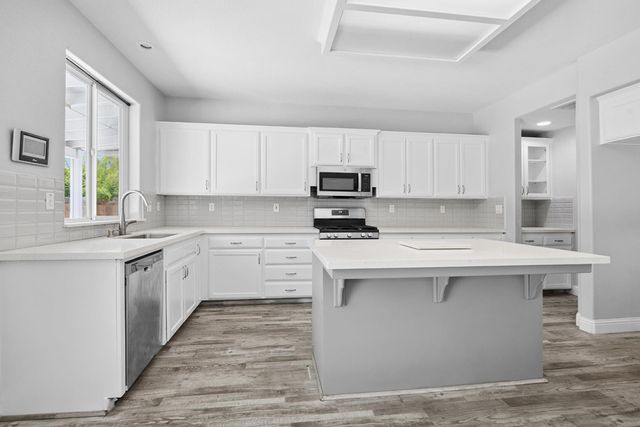 2720 San Jose Avenue, Clovis, CA 93611