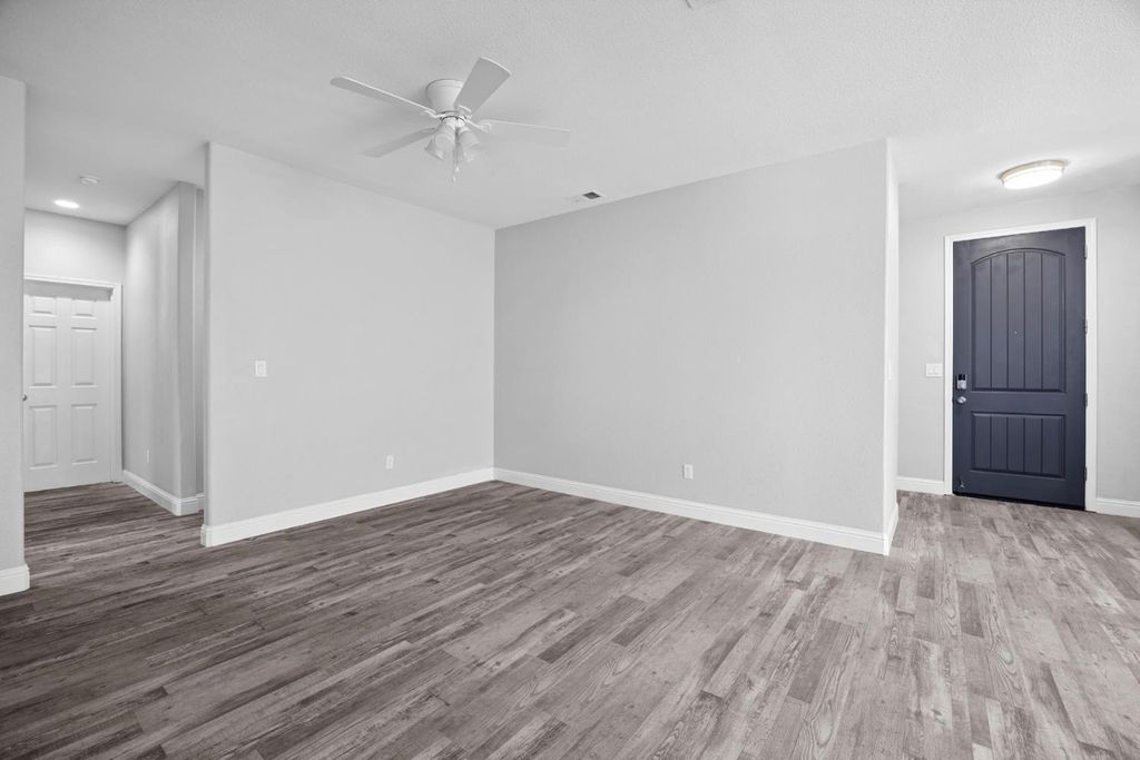 Image 11 of property listing at 2720 San Jose Avenue, Clovis, CA 93611