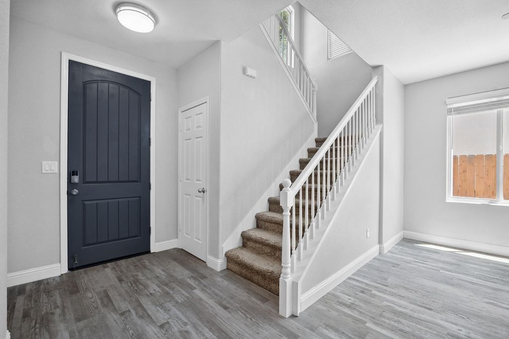 Image 6 of property listing at 2720 San Jose Avenue, Clovis, CA 93611