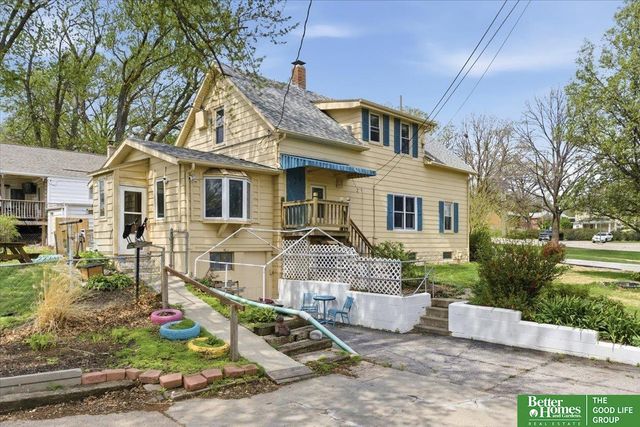 3015 Grebe Street, Omaha, NE 68112