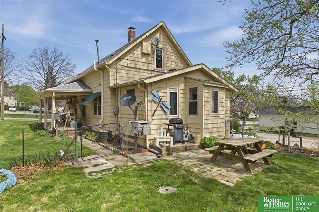 3015 Grebe Street, Omaha, NE 68112
