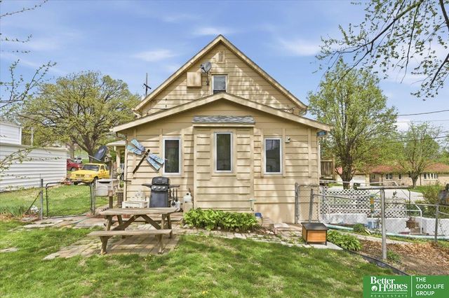 3015 Grebe Street, Omaha, NE 68112