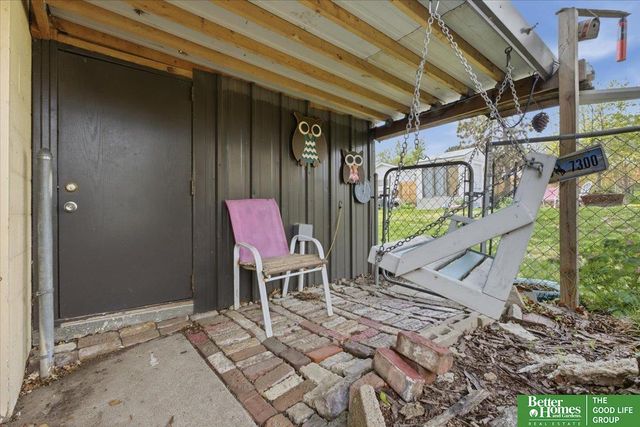 3015 Grebe Street, Omaha, NE 68112