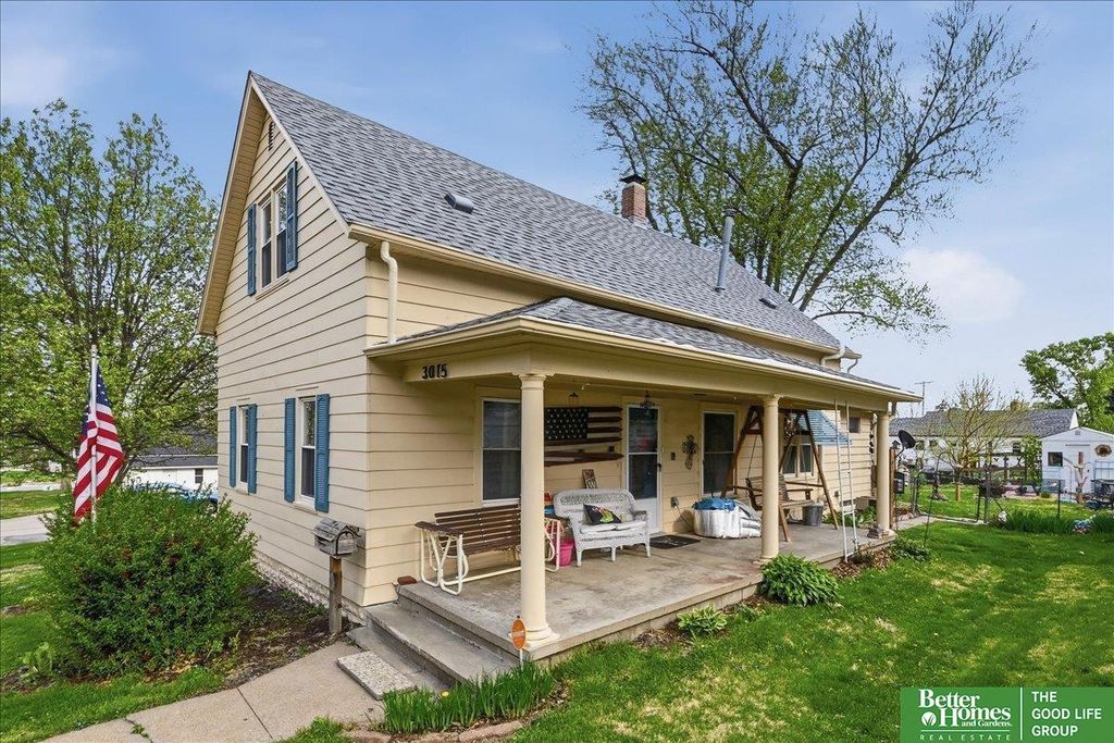 3015 Grebe Street, Omaha, NE 68112