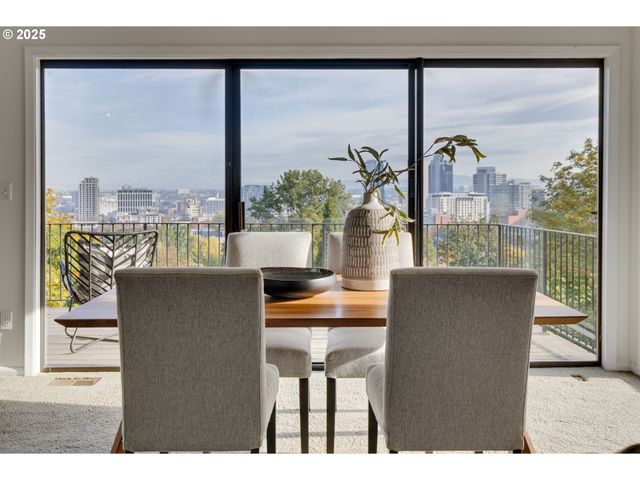 1515 Sw UPPER HALL St, Portland, OR 97201