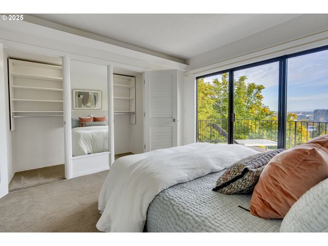 1515 Sw UPPER HALL St, Portland, OR 97201