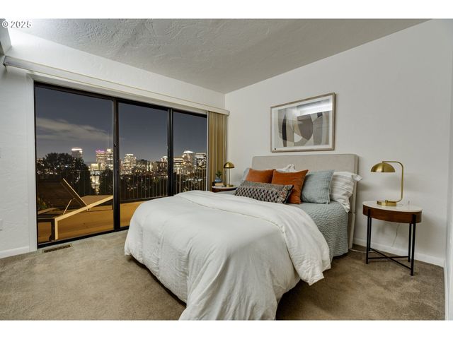 1515 Sw UPPER HALL St, Portland, OR 97201