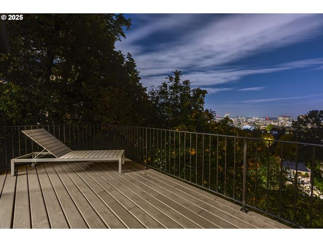 1515 Sw UPPER HALL St, Portland, OR 97201