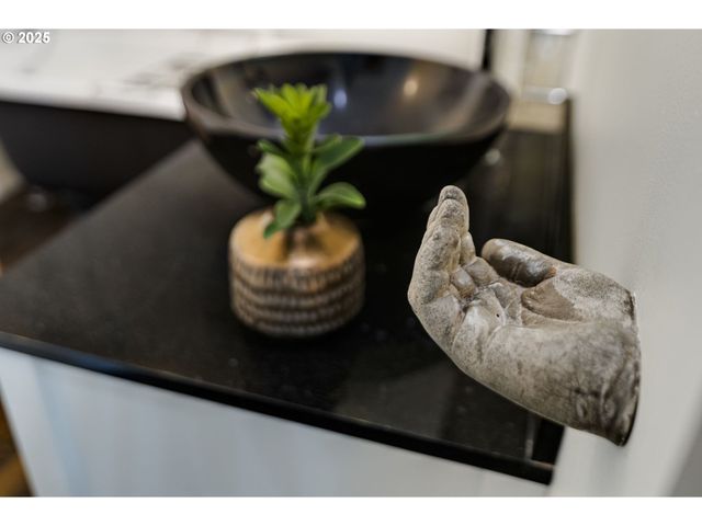 1515 Sw UPPER HALL St, Portland, OR 97201