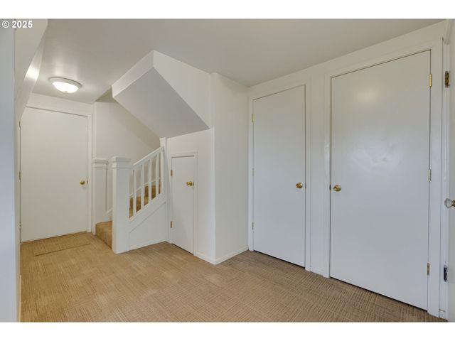 1515 Sw UPPER HALL St, Portland, OR 97201