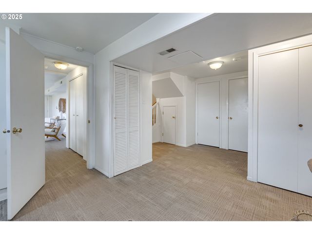 1515 Sw UPPER HALL St, Portland, OR 97201