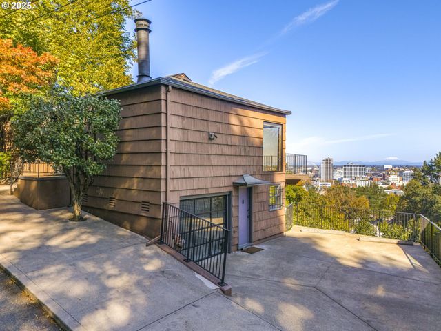 1515 Sw UPPER HALL St, Portland, OR 97201