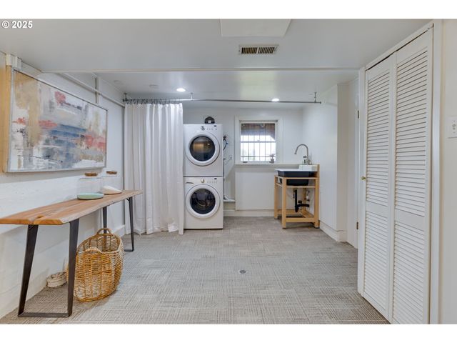 1515 Sw UPPER HALL St, Portland, OR 97201