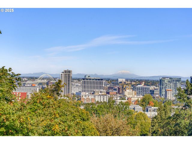 1515 Sw UPPER HALL St, Portland, OR 97201