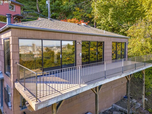 1515 Sw UPPER HALL St, Portland, OR 97201