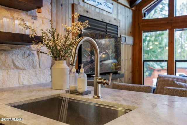 2161 E ELIZABETH Avenue, Show Low, AZ 85901