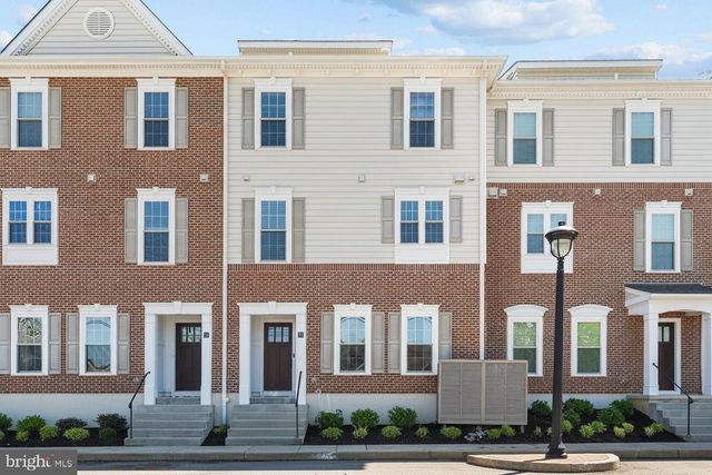 53 VILLAGE SQ, Paoli, PA 19301