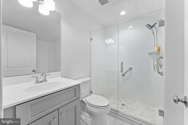 53 VILLAGE SQ, Paoli, PA 19301