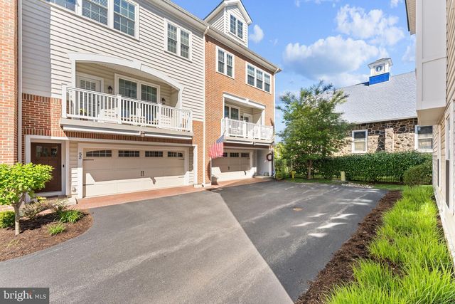 53 VILLAGE SQ, Paoli, PA 19301