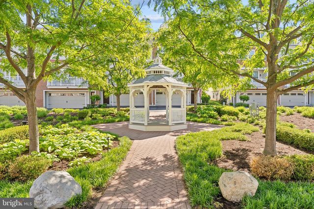 53 VILLAGE SQ, Paoli, PA 19301