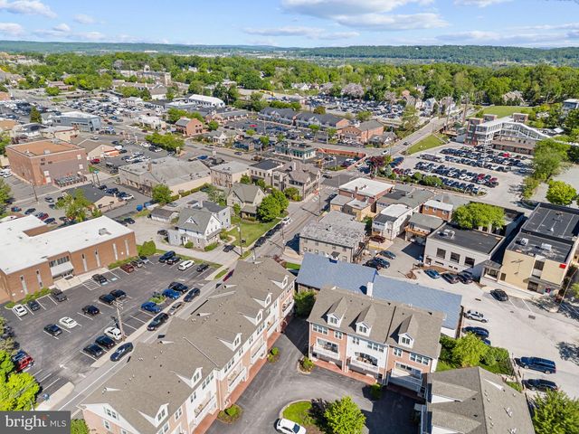53 VILLAGE SQ, Paoli, PA 19301