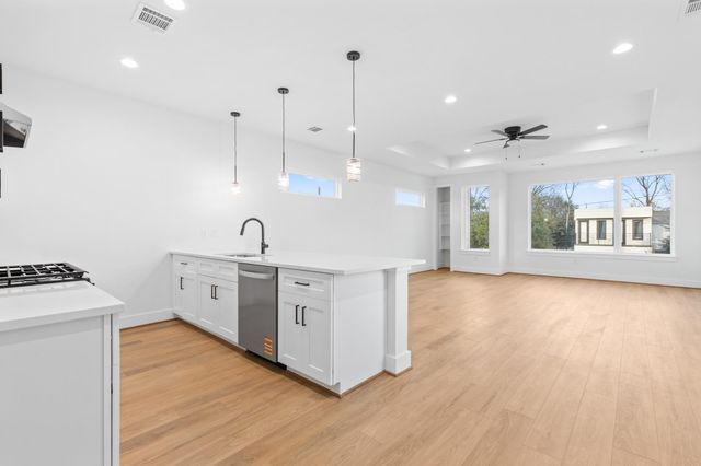 8403 Sunnyhill Street, Houston, TX 77088