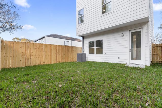 8403 Sunnyhill Street, Houston, TX 77088