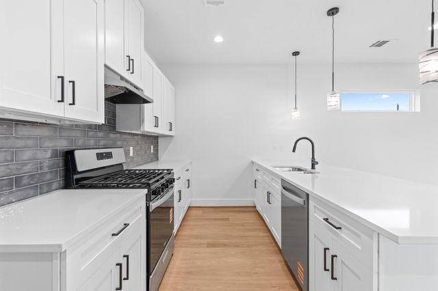 8403 Sunnyhill Street, Houston, TX 77088