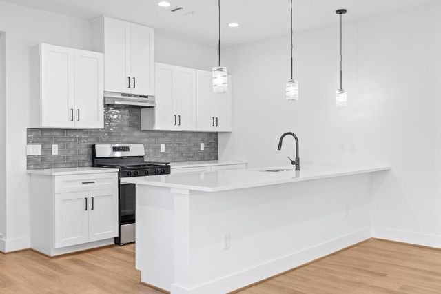 8403 Sunnyhill Street, Houston, TX 77088