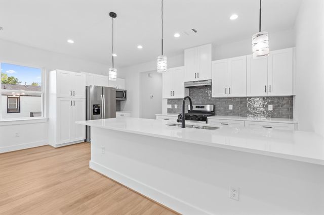 8403 Sunnyhill Street, Houston, TX 77088